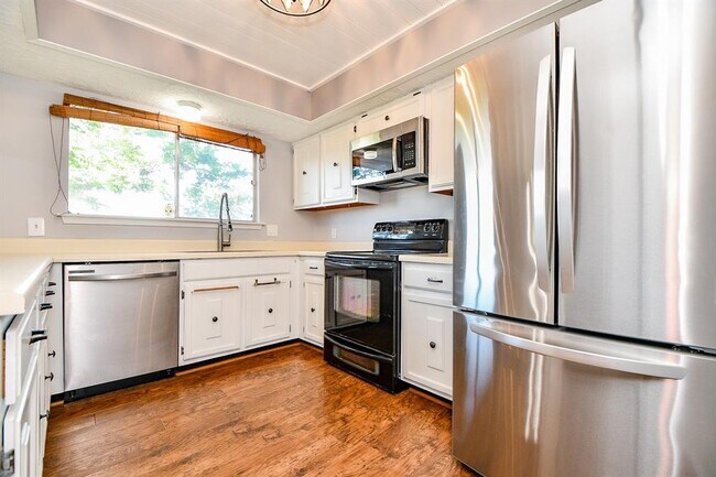 Building Photo - 1218 Briarmead Dr