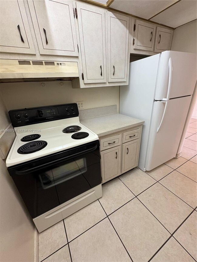 Building Photo - 16215 NE 18th Ct