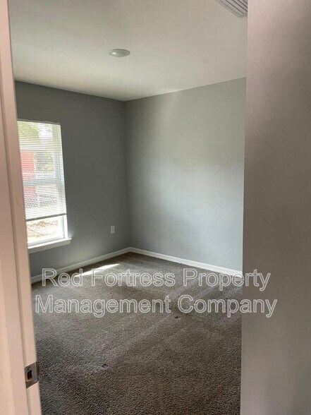 Building Photo - 3012 51st St W