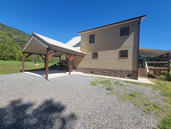 Building Photo - 1443 Moody Farm Rd