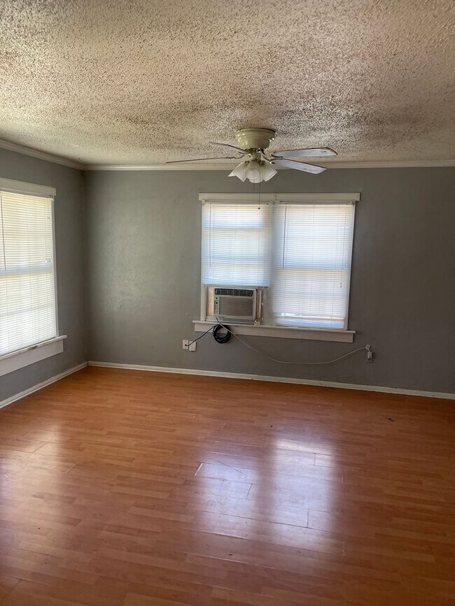 Building Photo - 2nd Chance Leasing!!