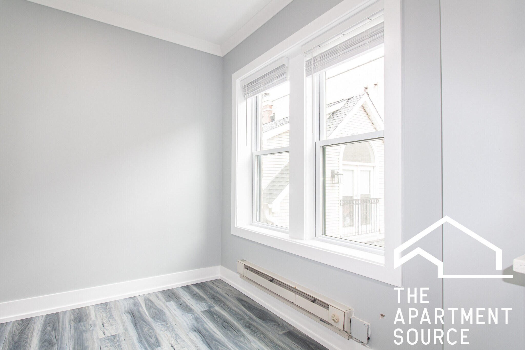 Building Photo - 3845 N Greenview Ave