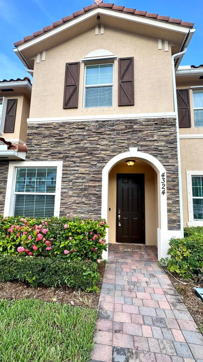 Primary Photo - 4324 Maybelle Ln