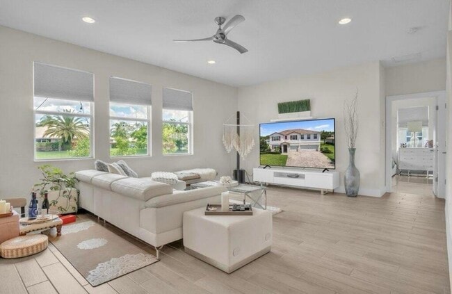 Building Photo - 11971 Cypress Key Way