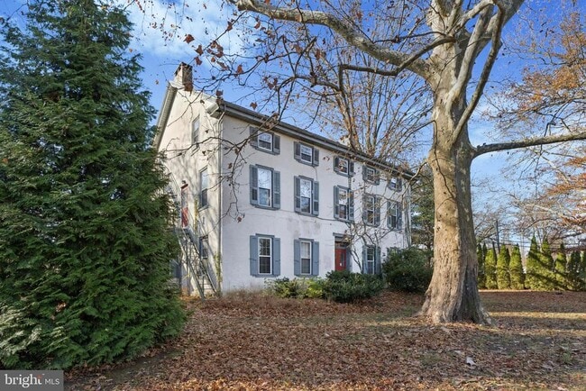 Building Photo - 1138 E Schuylkill Rd