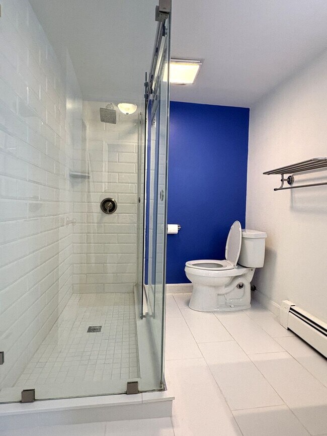 Building Photo - Beautifully maintained 2 bedroom Condo on Andover/Lawrence border