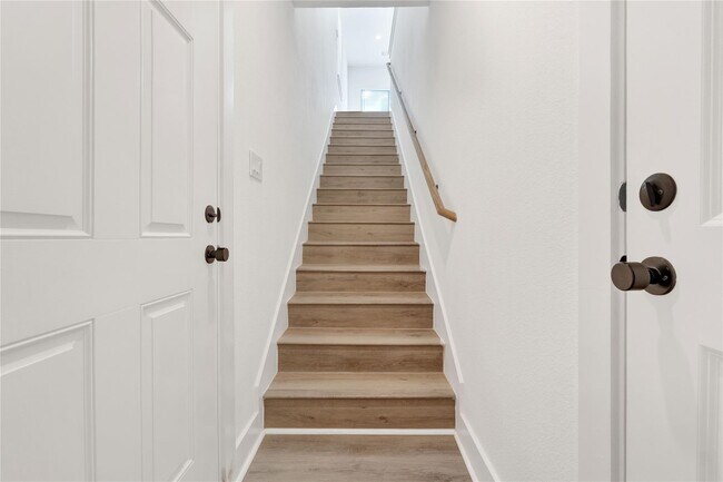 Building Photo - 3238 Frying Pan Place