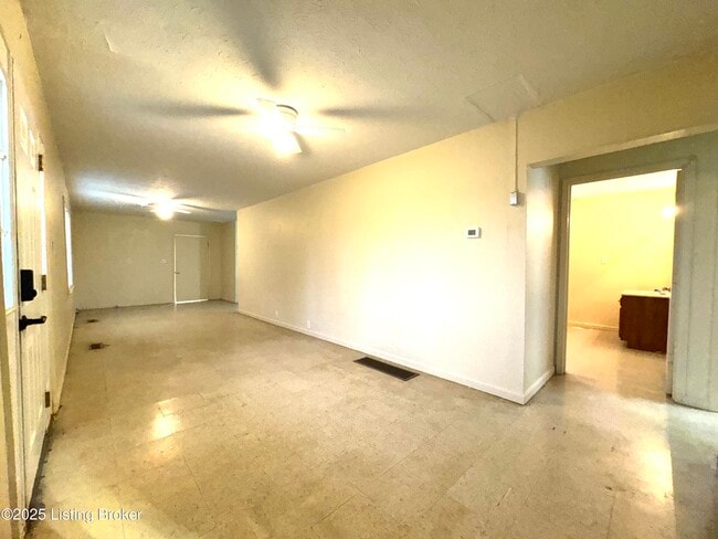 Building Photo - 9909 Mt Eden Rd