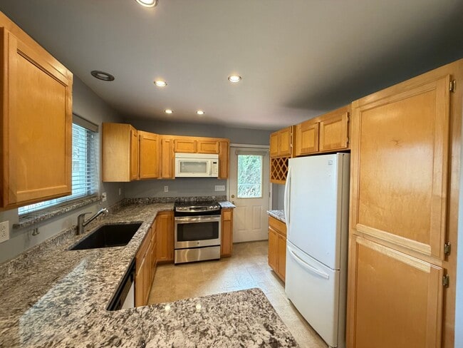 Building Photo - Downtown Coeur d'Alene Rancher