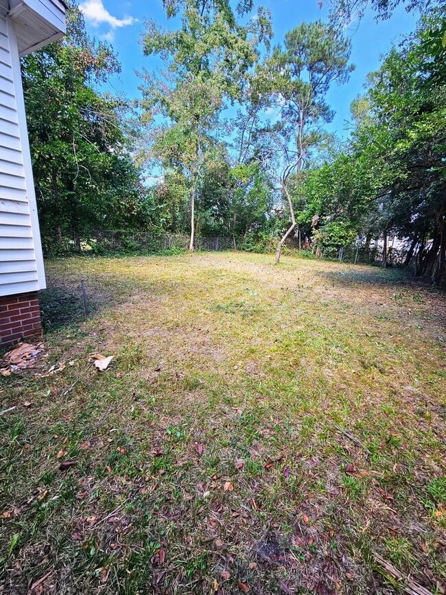 Building Photo - 2053 Telfair St