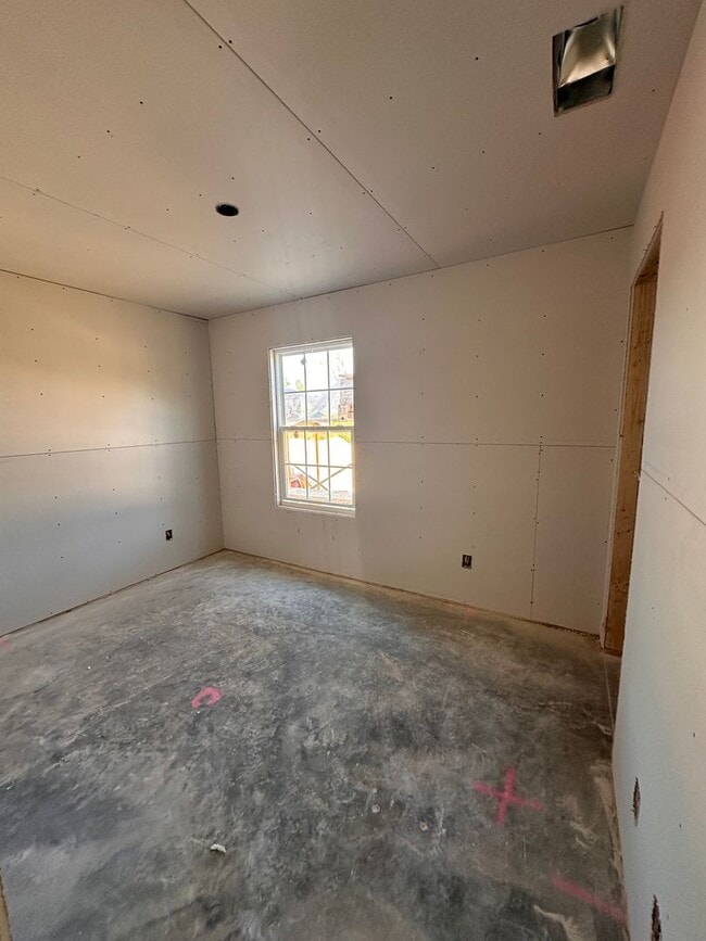 Building Photo - 4 Bed 3 Bath Brick Home - Coming Soon