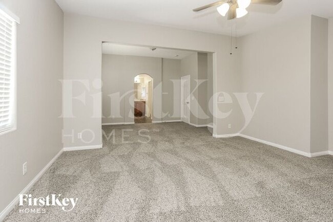 Building Photo - 4032 Villa Serena Ln