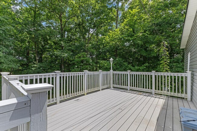 Building Photo - 1022 Dogwood Ln
