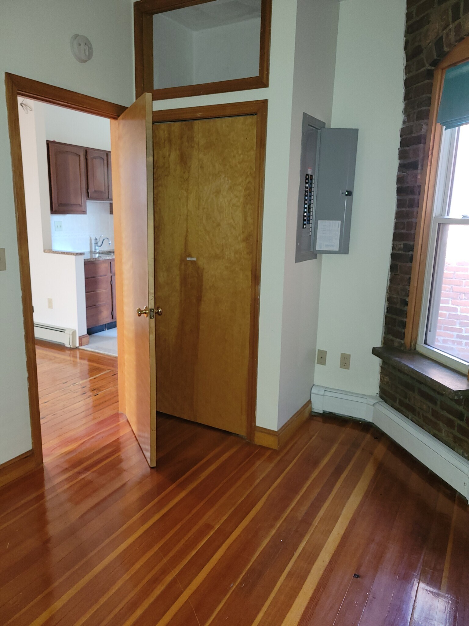 Building Photo - 67 Baldwin St