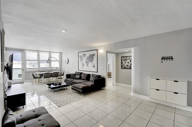 Building Photo - 3725 S Ocean Dr