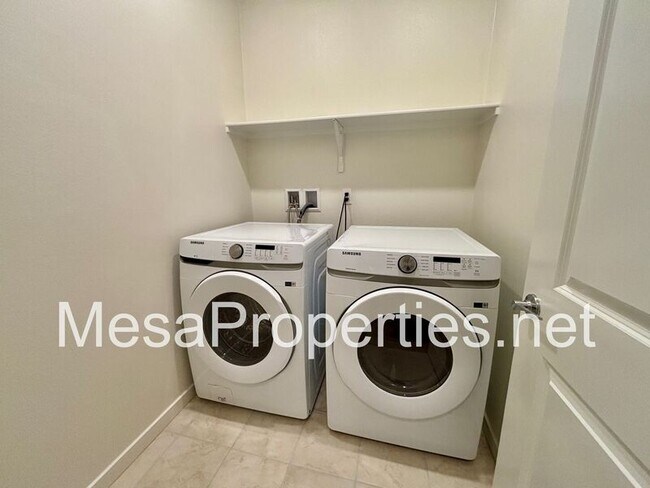 Building Photo - 3550 E Pollock St