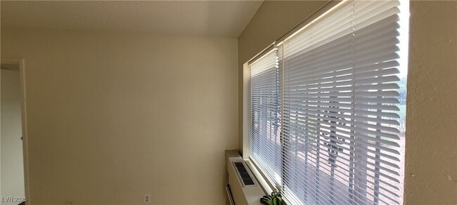 Building Photo - 4955 Jeffreys St