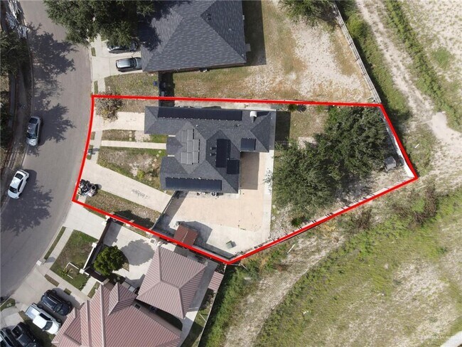 Building Photo - 28 Silver Oak Ave