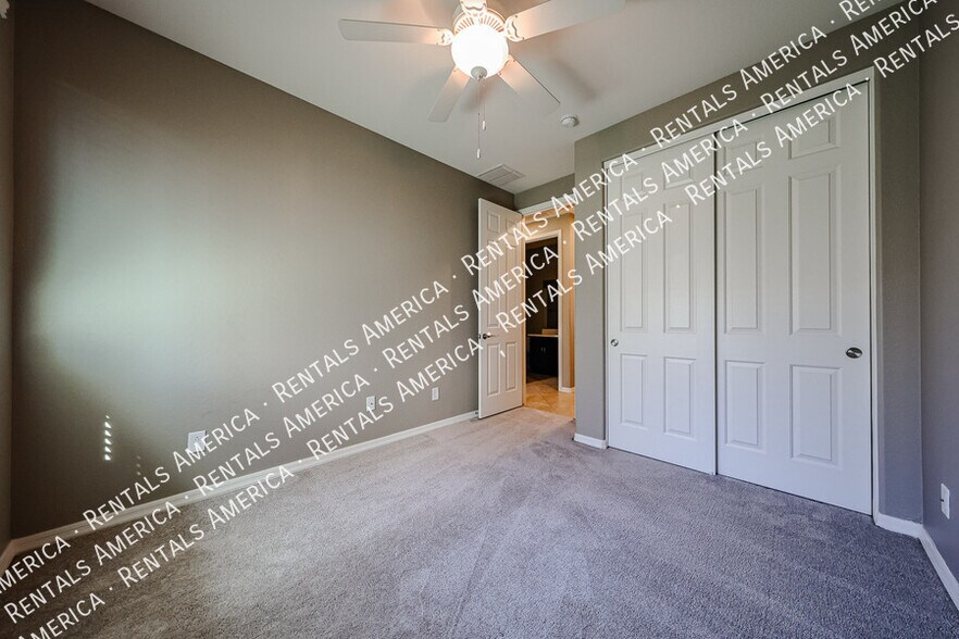 Building Photo - 276 E Coconino Dr