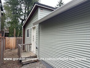 Building Photo - SE 88th Ave - 2 bedroom ADU close to the r...