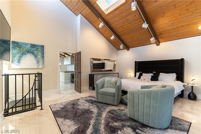 Building Photo - 2845 Queens Courtyard Dr