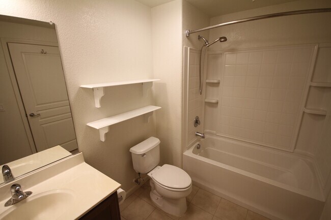 Building Photo - 3 Bed| 2 Bath | 1526 SF | Private 2 Car Garage | Condominium