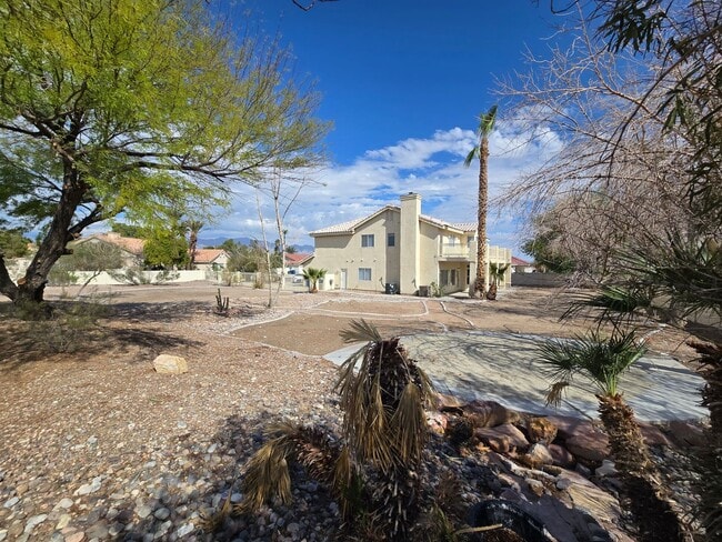 Building Photo - 6325 N Juliano Rd