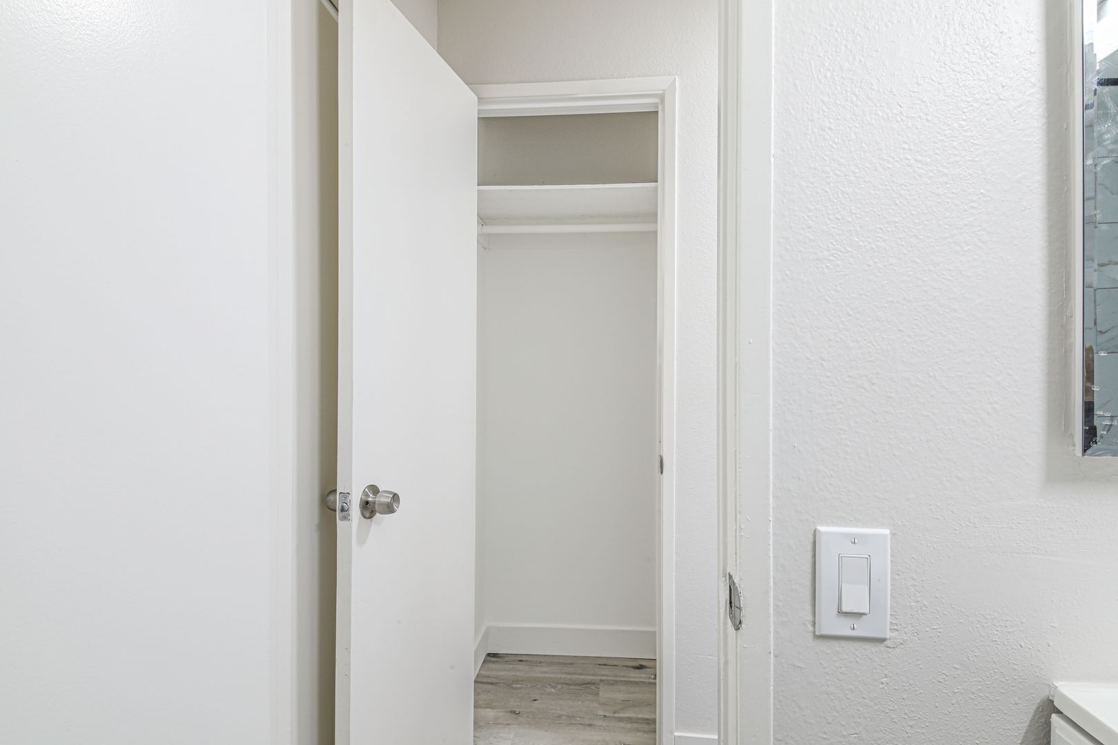 Building Photo - 1128 Stanley Ave