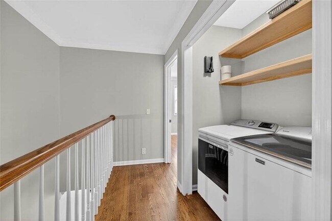 Building Photo - 110 Newfield St