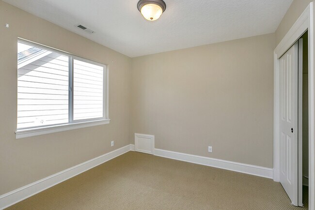 Building Photo - Amazing 4 Bedroom | 2.5 Bathroom Single Family Home| Exclusive Bauer Highlands Community