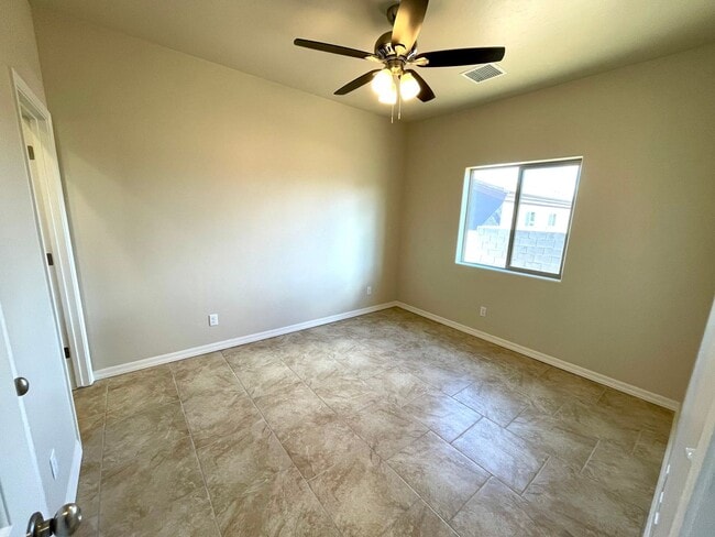 Building Photo - 2024 Built 2 Bedroom Home with 2 Car Garage!