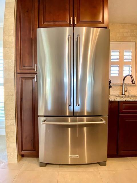 Building Photo - 731 Hummingbird Way