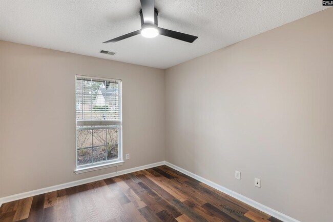 Building Photo - 313 Rolling Knoll Dr