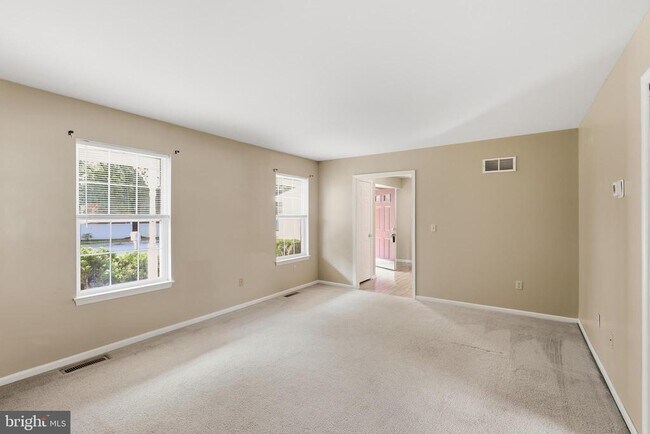 Building Photo - 251 N Caroline Pl