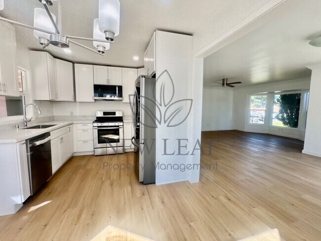 Building Photo - 232 S Bush St