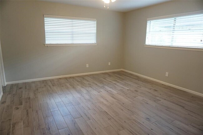 Building Photo - 5727 Braesvalley Dr