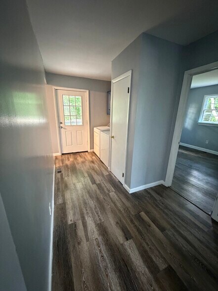 Building Photo - 121 Hagerty Ln