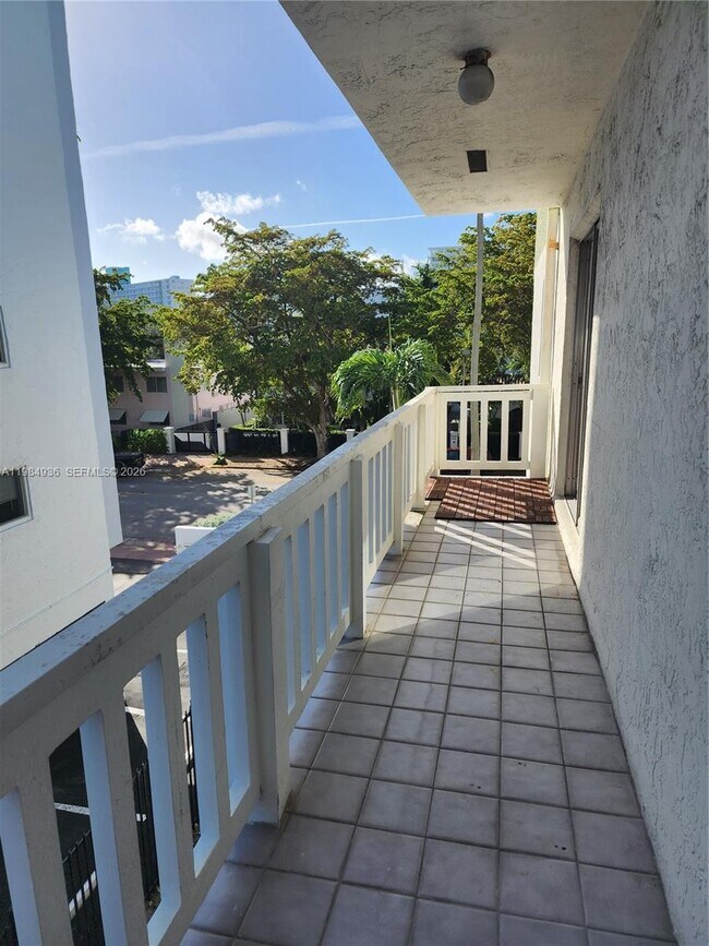 Building Photo - 1033 Lenox Ave.