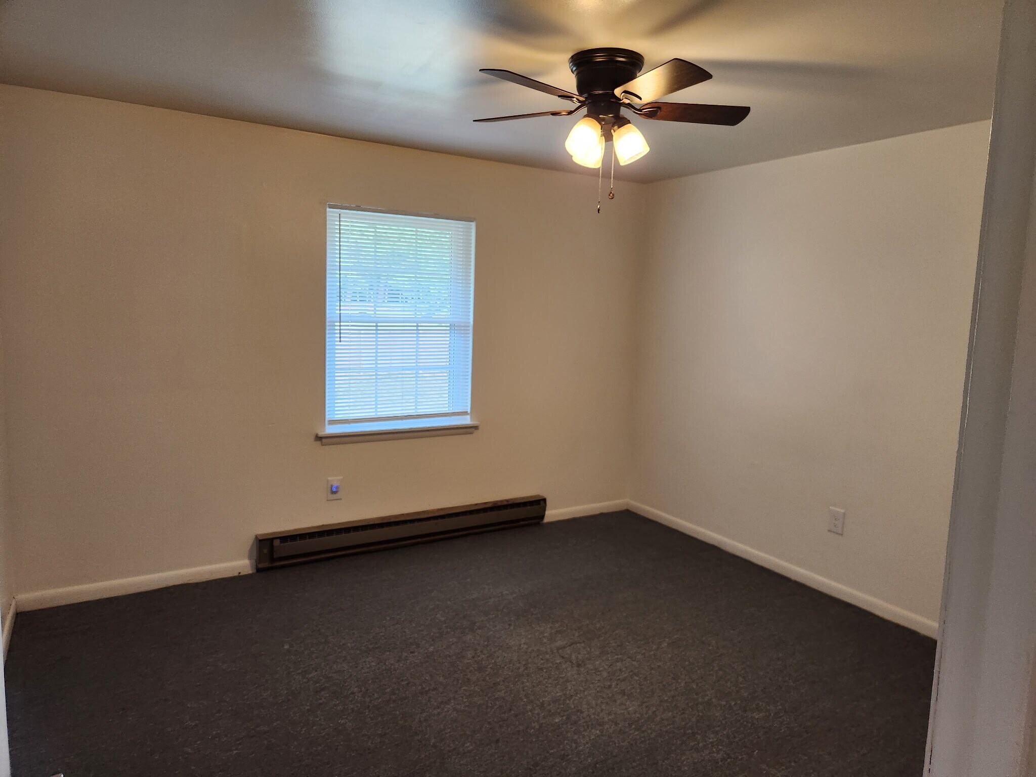 Building Photo - 103 Wildhurst Ave NE