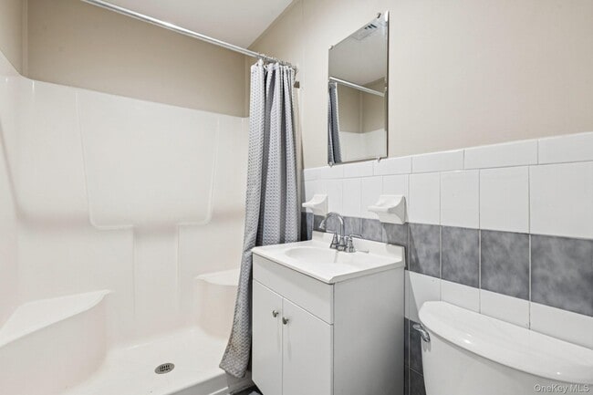 Building Photo - 60 Marwood Rd N