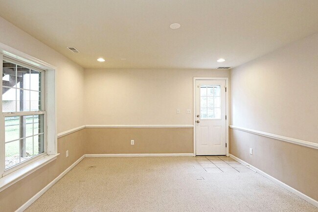 Building Photo - Pet-Friendly N. Albemarle Home With Fenced Yard