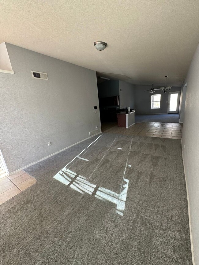 Building Photo - Charming smart 3BR House in El Paso with S...