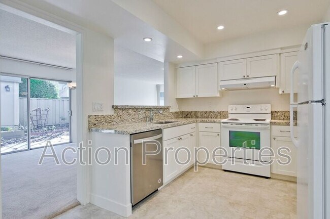 Building Photo - 71 Los Altos Square