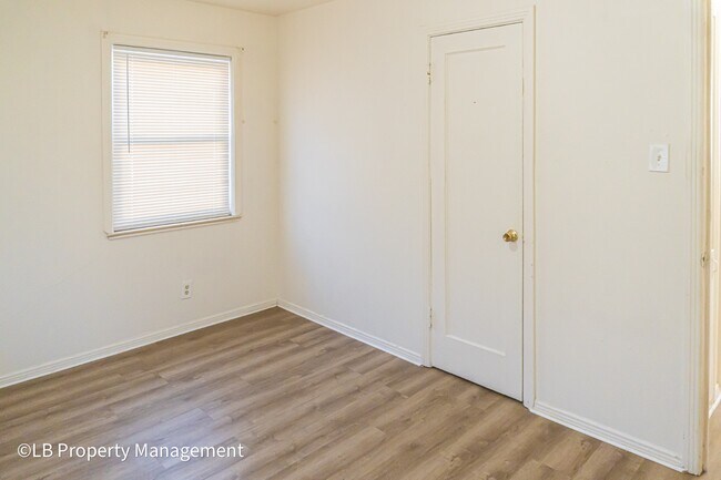 Building Photo - 1780 W Tennessee Ave