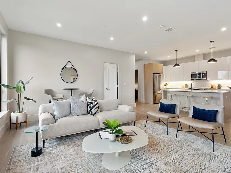 Building Photo - 85 Myrtle St