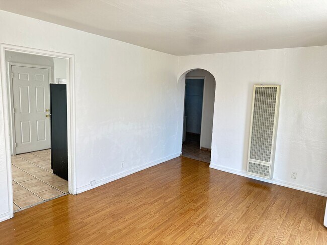 Building Photo - 7108