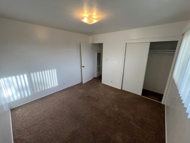 Building Photo - Nor Cal Realty Inc, - 2 BD 2 BTH Single fa...