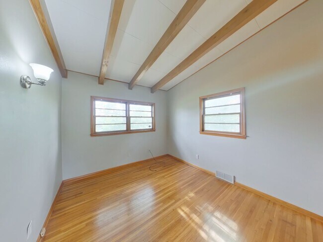 Building Photo - 2924 N Vassar Ave