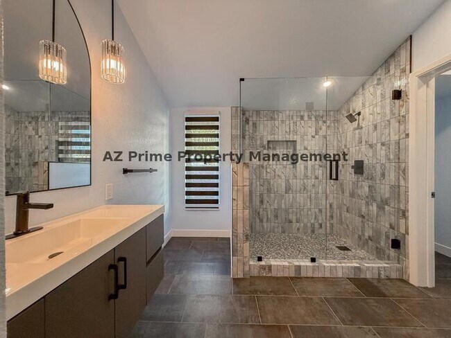 Building Photo - 7829 N 21st Ln