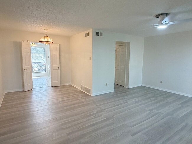 Building Photo - 6968 Wesley Ct